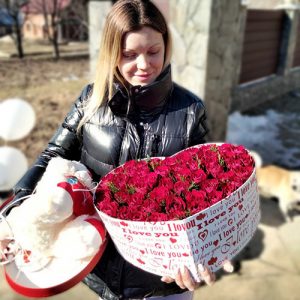 Фото товара 51 роза сердце в коробке в Ровно