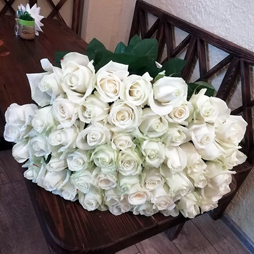букет из 101 белой розы