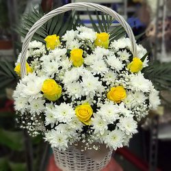 Фото товара Кошик "Білі хризантеми, жовті троянди" в Ровно